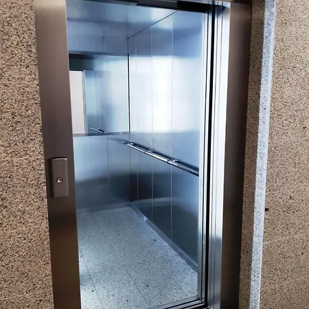 Best Choice Near Metro Trocka דירה *